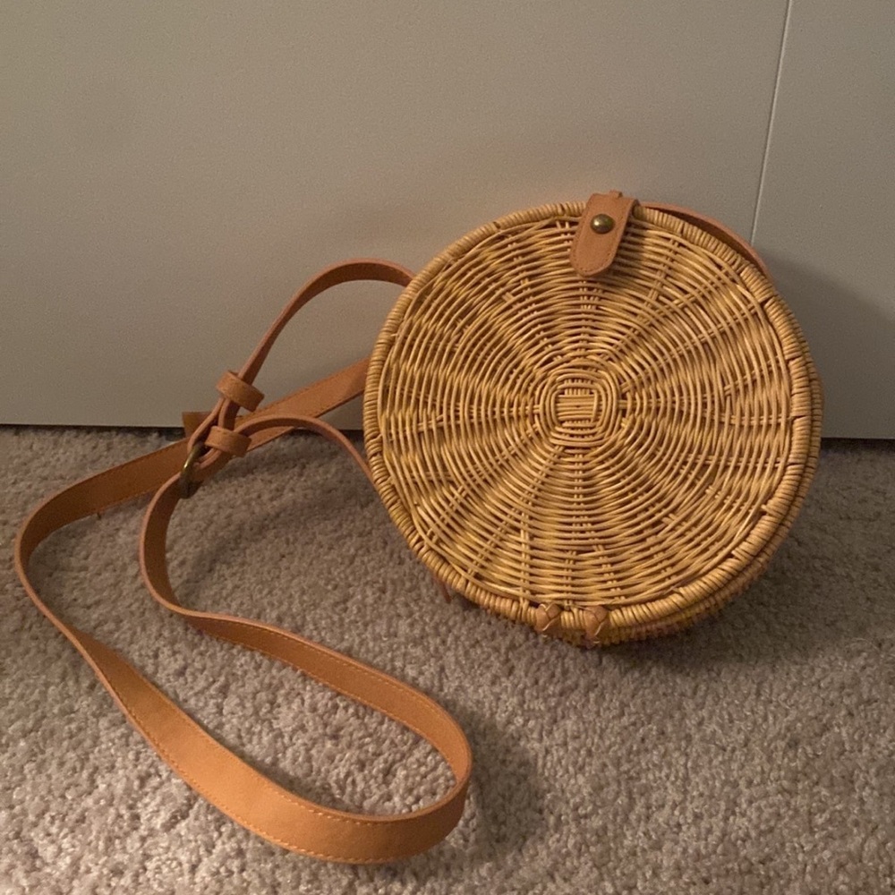 Universal Thread Woven Round Crossbody in Tan
